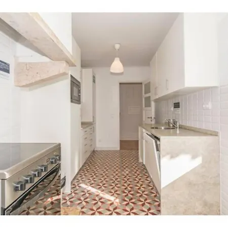 Houze_city Center, 5 Flat With A View *